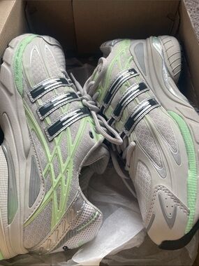 Adidas Adistar Cushion Sneakers